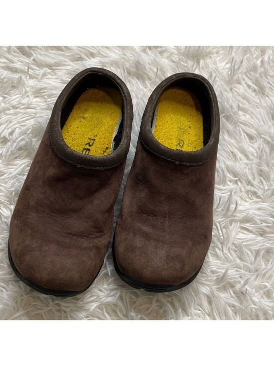 Merrell Other - Merrell Brown Kids clogs Shoes